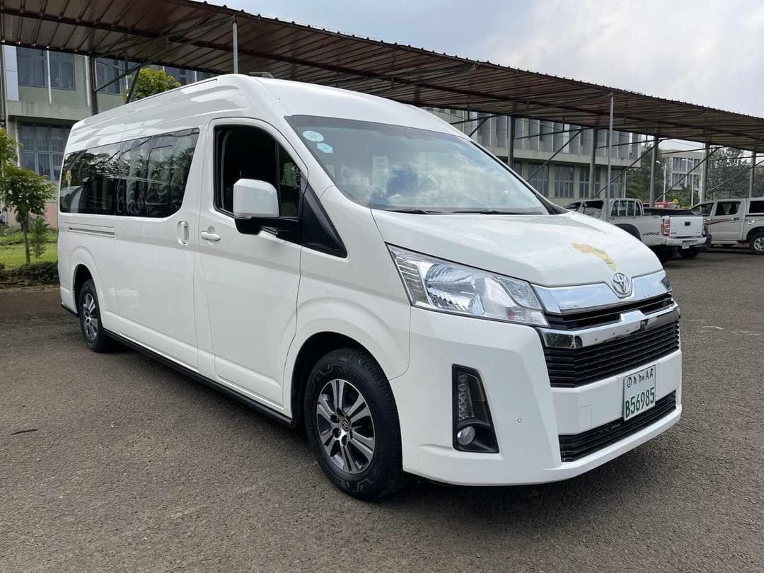 Hiace-Minivan